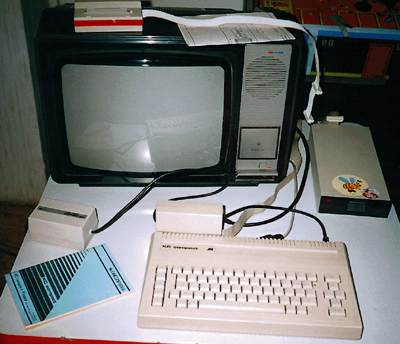 KC Compact con interfaz de floppy